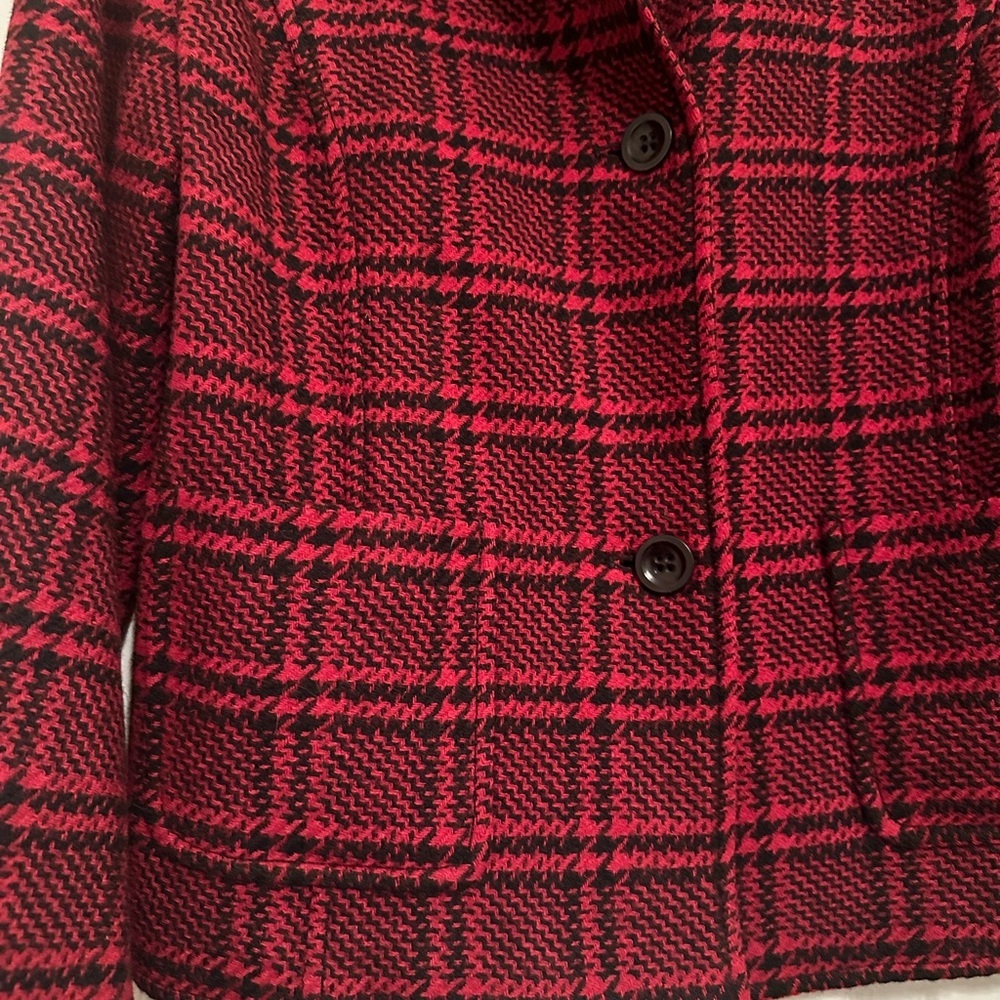 Talbots Women's Red and Black Checkered Blazer, size 12P, pre loved - Picture 4 of 8